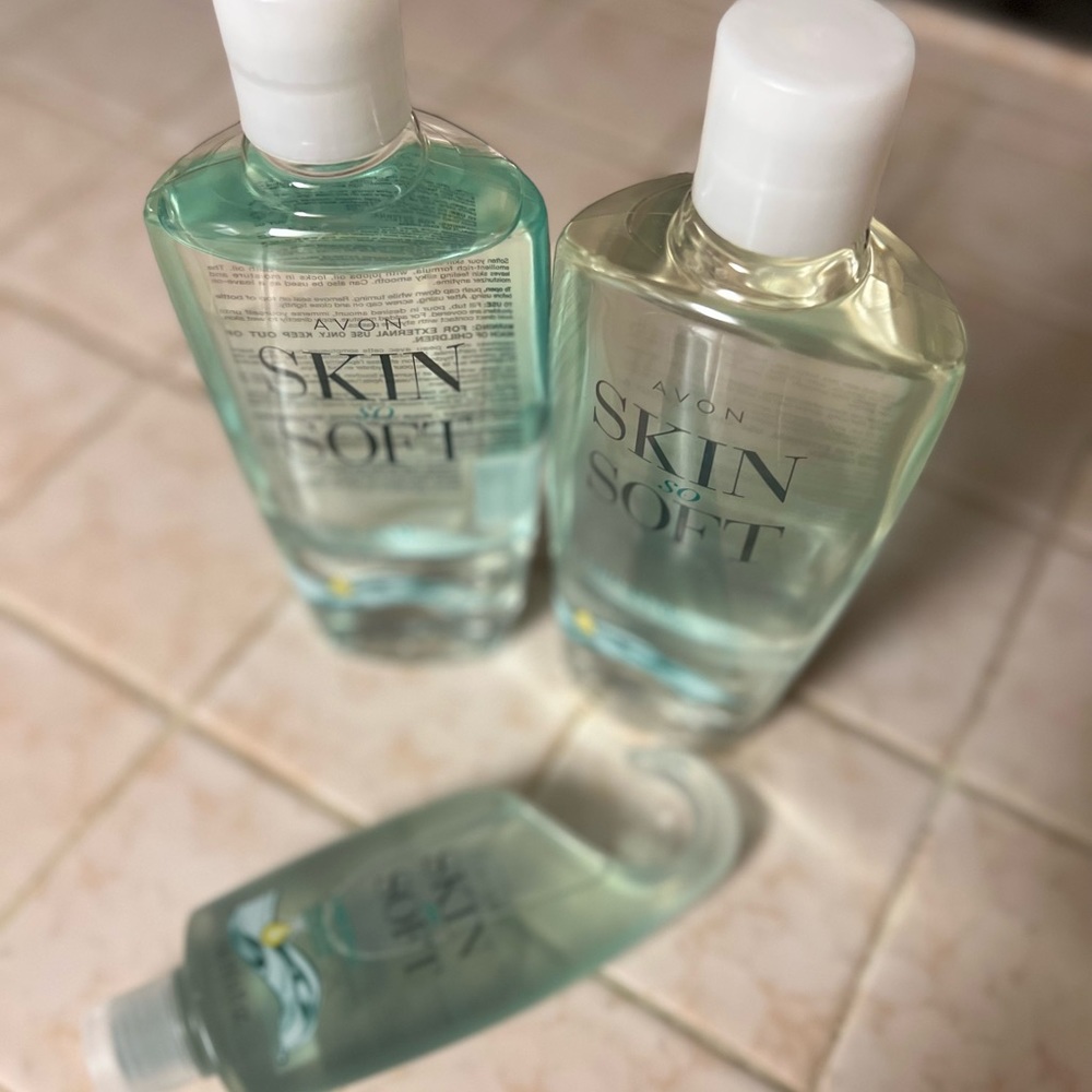 Avon skin so soft set